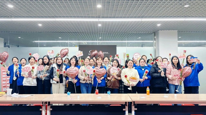 香蕉视频污污下载集团2025妇女节合照