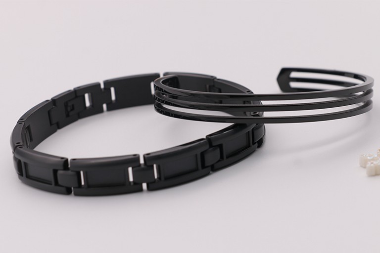 黑灰枪色真空香蕉视频色版