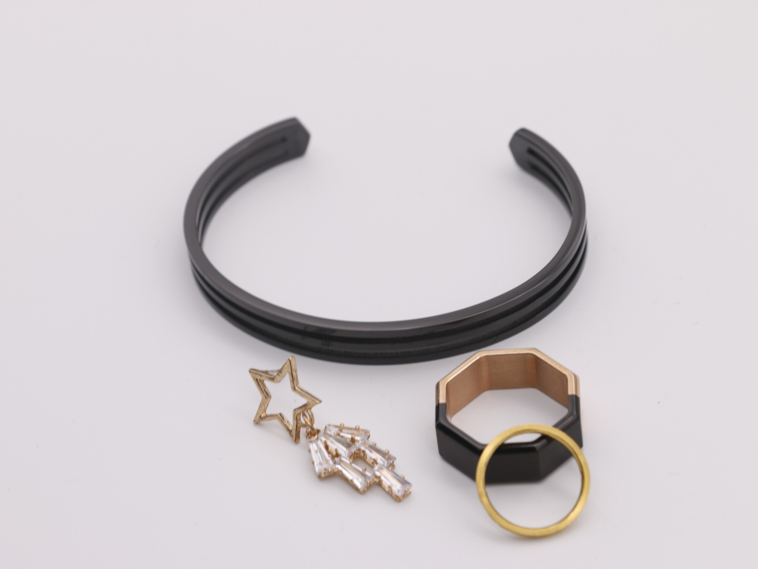 五金首饰真空香蕉视频色版